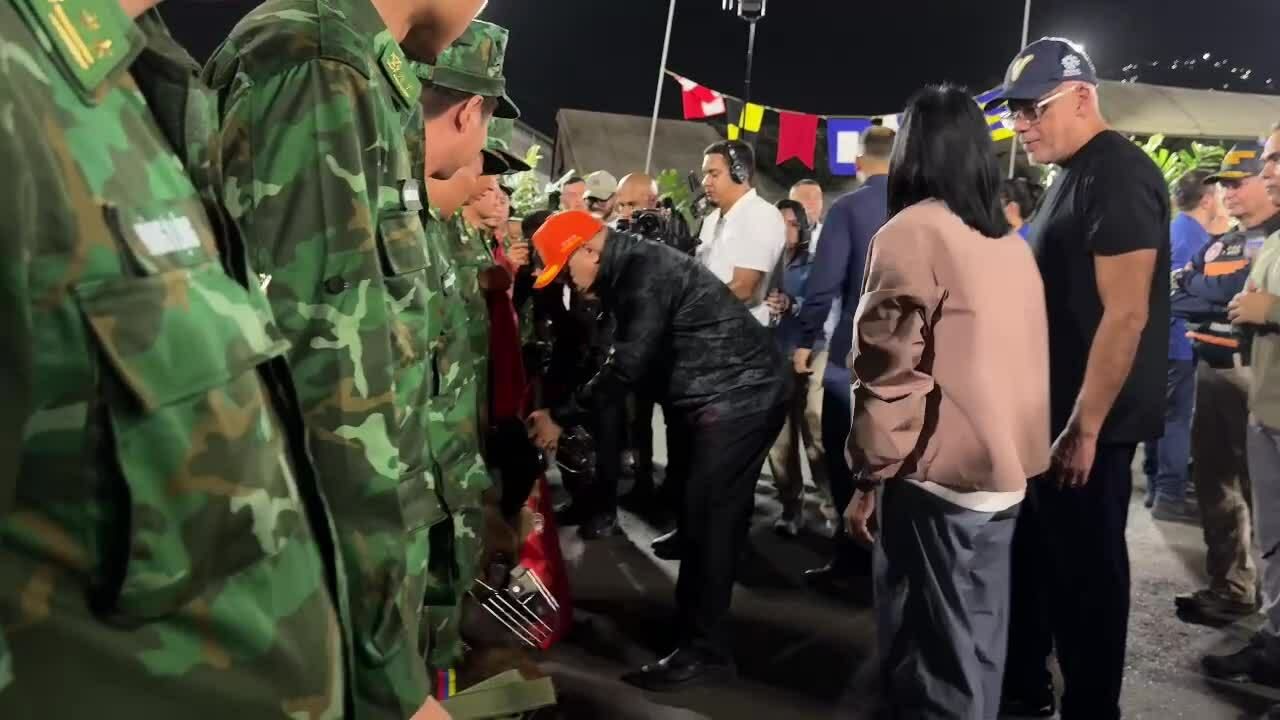 Venezuela trao Huân chương cho chó nghiệp vụ Việt Nam. Video: Đoàn cứu hộ cung cấp